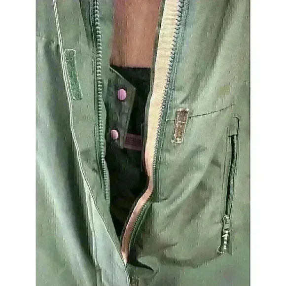 Champion Girls hooded ski or snowboard jacket Kid size XL (14-16) - Picture 6 of 11